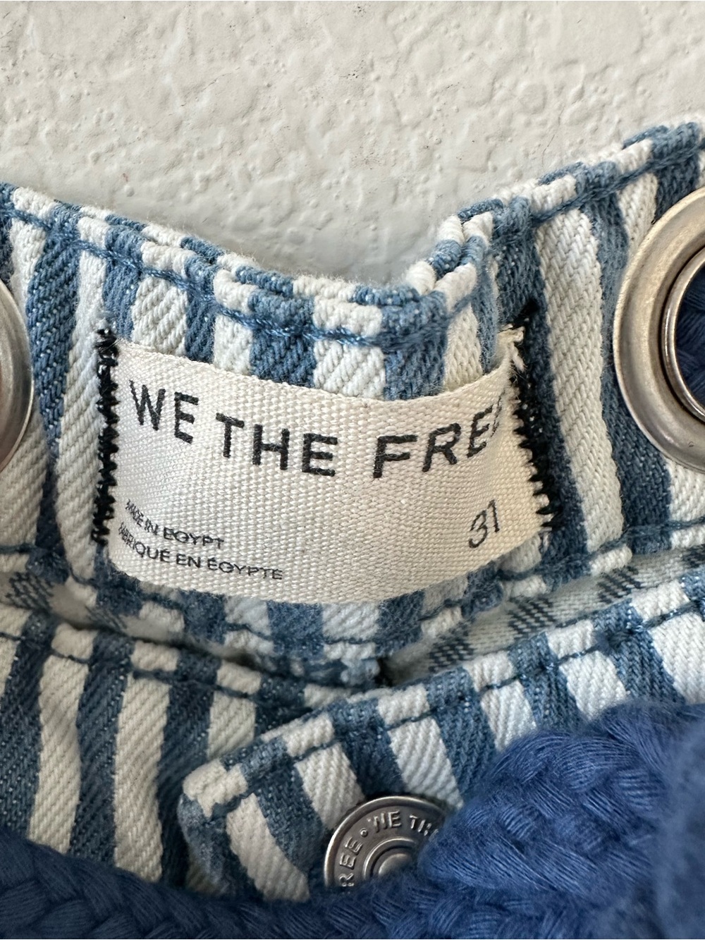 We The Free Moxie Railroad Low-Slung Striped
Jeans SZ 31 NWT - Picture 5 of 7